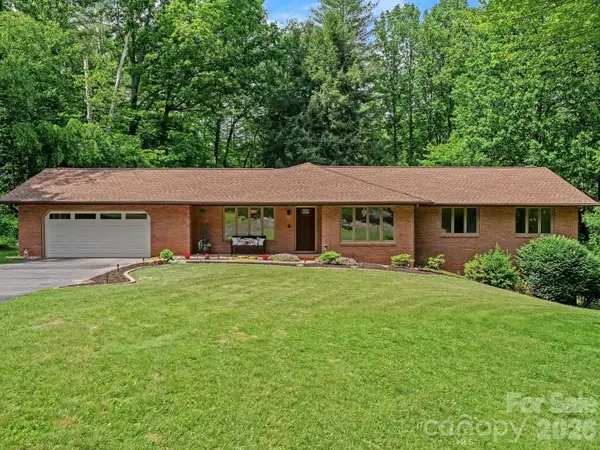 11 Grenadier Court, Candler, NC 28715