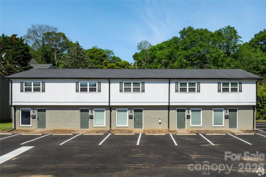 300 E Charlotte Avenue, Mount Holly, NC 28120 - #2