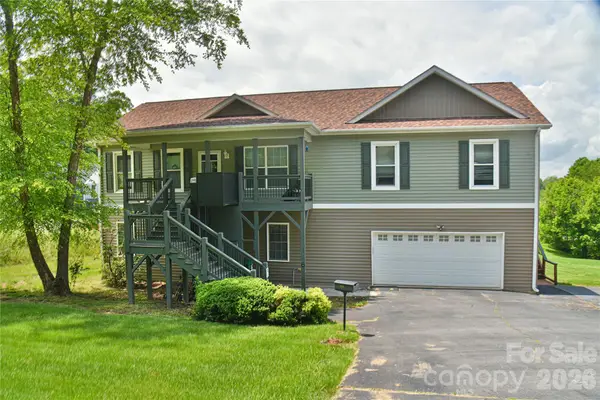 222 Erwin Hills Road, Asheville, NC 28806