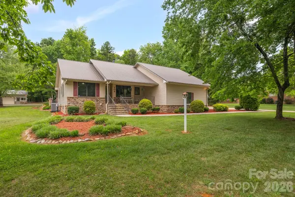 104 Willowbrook Drive, Thomasville, NC 27360
