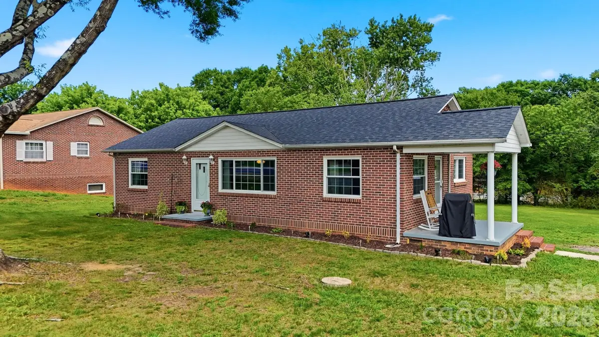 3526 16th Street Ne, Hickory, NC 28601 - #1