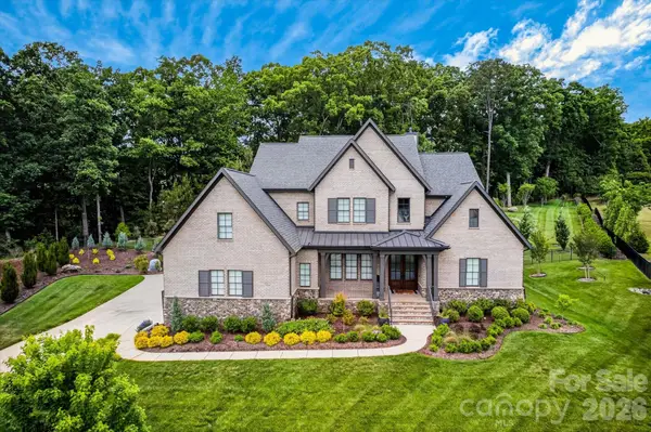 1115 Shelton Oaks Court, Matthews, NC 28105
