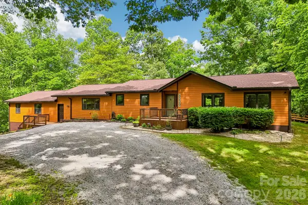 3229 N Bearwallow Road, Hendersonville, NC 28792
