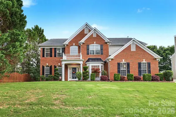 10913 Knight Castle Drive, Charlotte, NC 28277