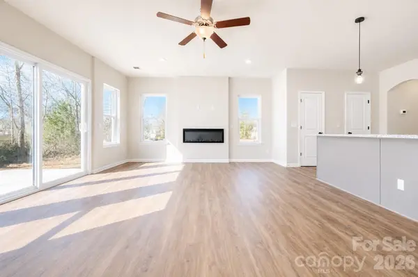5909 Wallace Avenue, Charlotte, NC 28227
