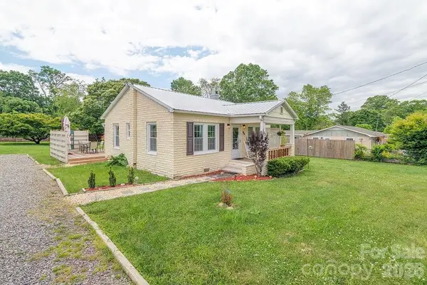 50 Hutchins Road, Black Mountain, NC 28711
