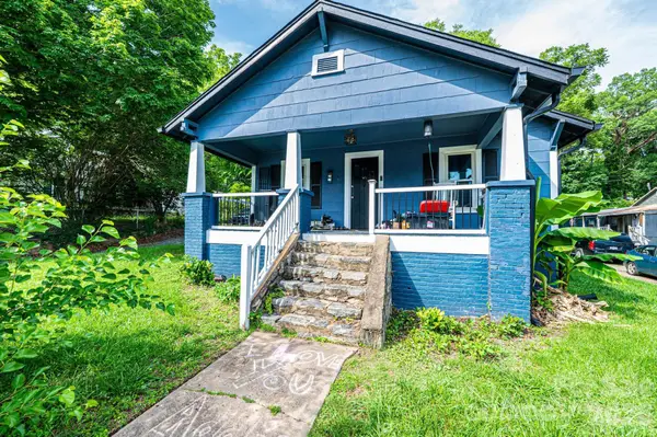224 Broadway Street Nw, Lenoir, NC 28645