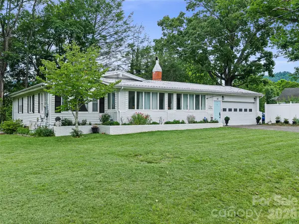44 Hemlock Avenue, Spruce Pine, NC 28777