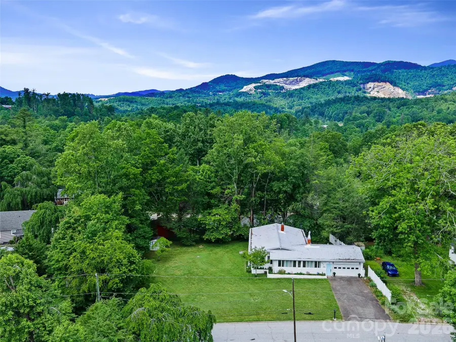 44 Hemlock Avenue, Spruce Pine, NC 28777 - #2