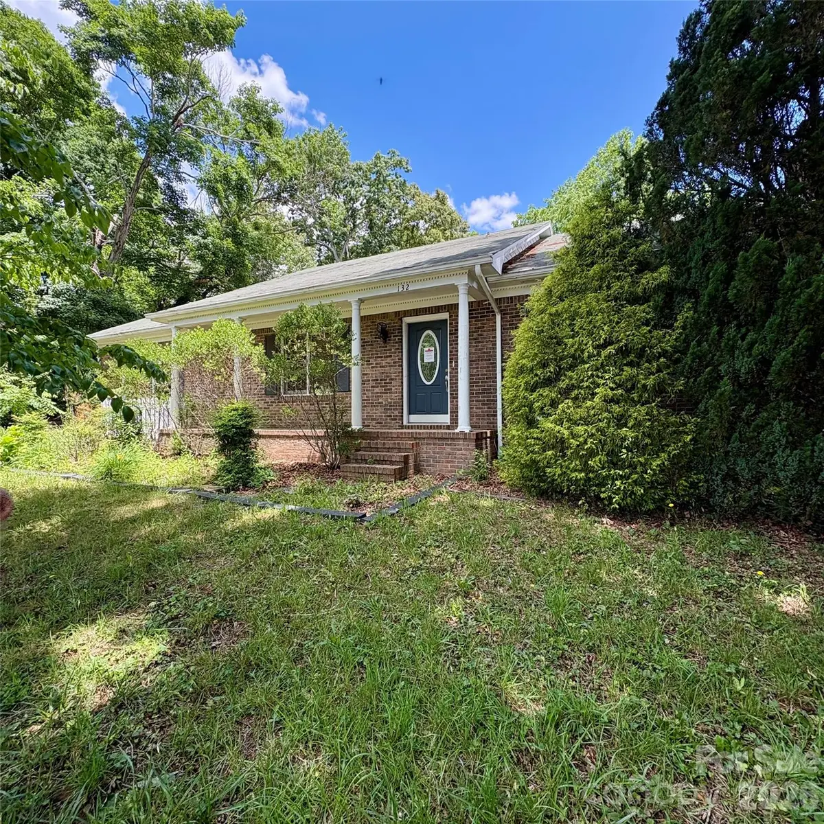 132 Haynes Street, Hendersonville, NC 28791 - #1