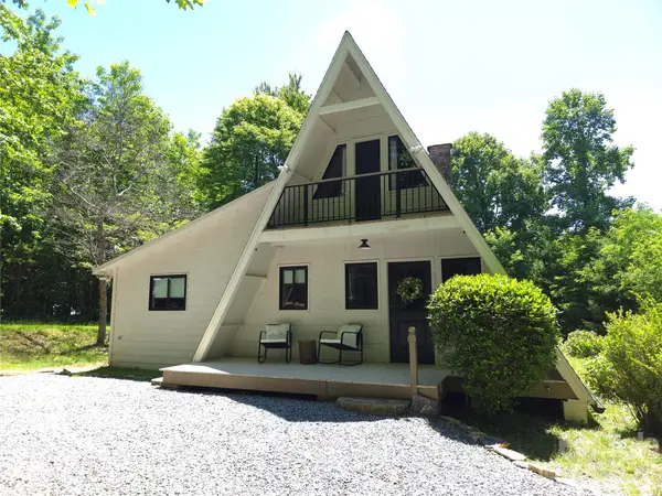 826 Shumont Road, Black Mountain, NC 28711