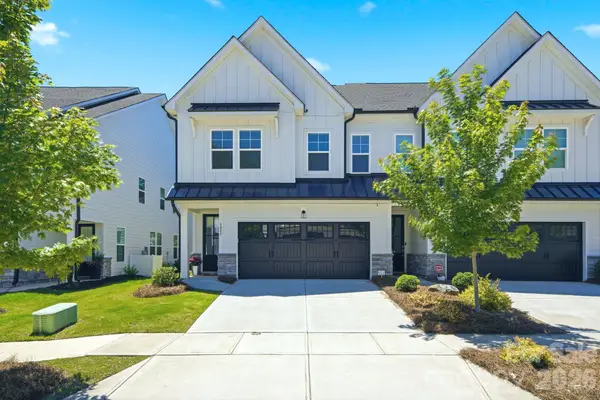 6008 Corbin Woods Court, Charlotte, NC 28226