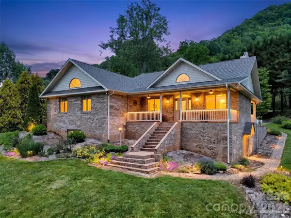 99 Mary Gray Drive, Clyde, NC 28721