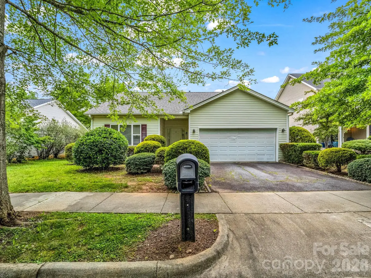6 Scottish Circle, Asheville, NC 28803 - #1