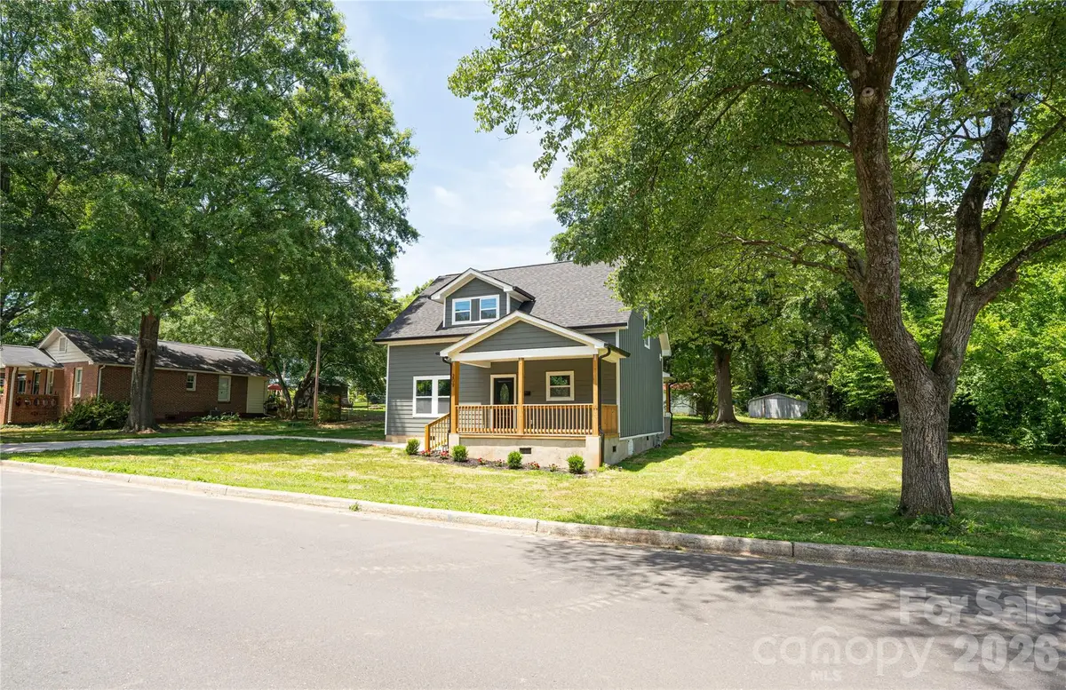 209 East Dixon Street, Lincolnton, NC 28092 - #1