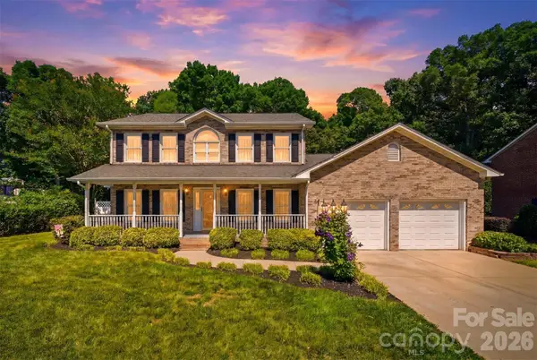 1948 Twin Ponds Drive, Hickory, NC 28602