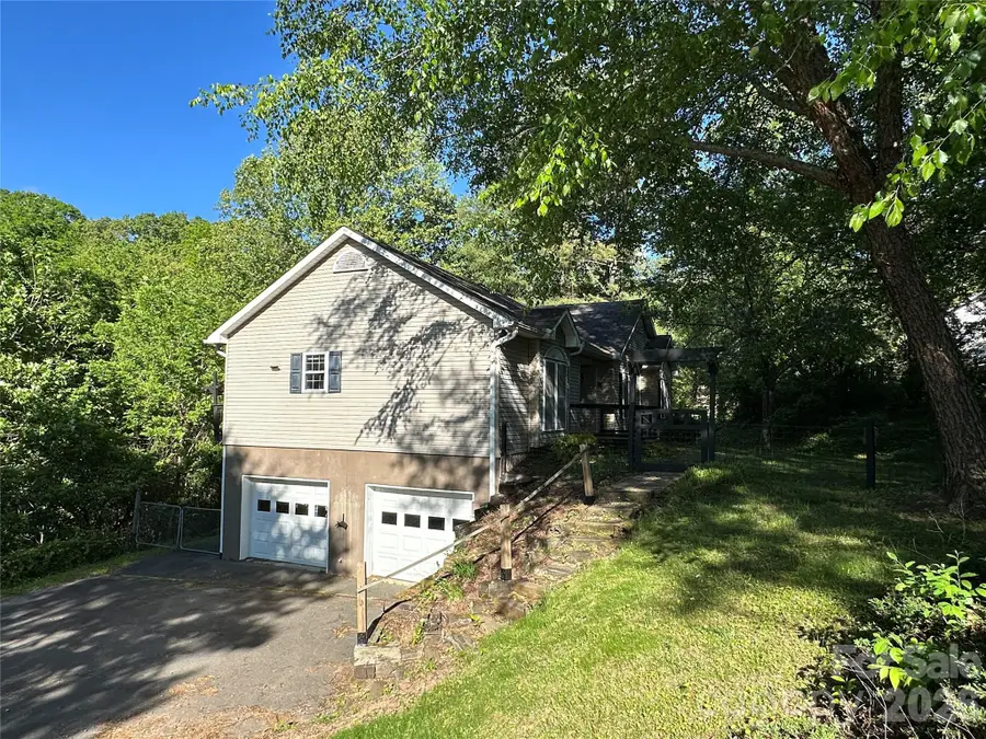 126 Ridgeline Road, Clyde, NC 28721 - #2