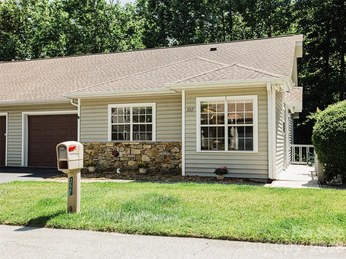 357 Laurel Park Place, Hendersonville, NC 28791 - #1
