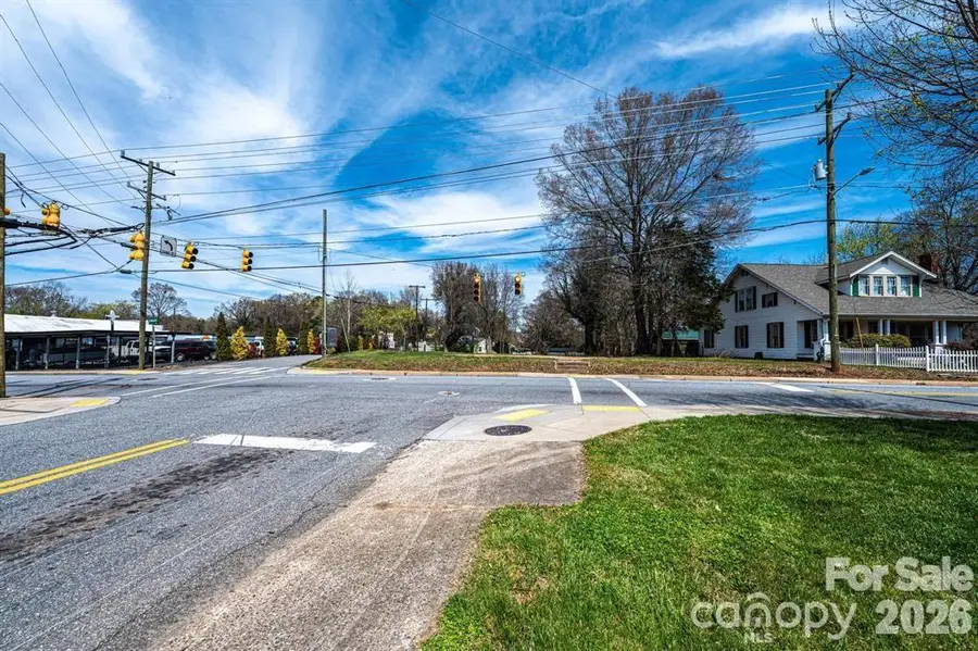 24 7th Street Nw, Taylorsville, NC 28681 - #3