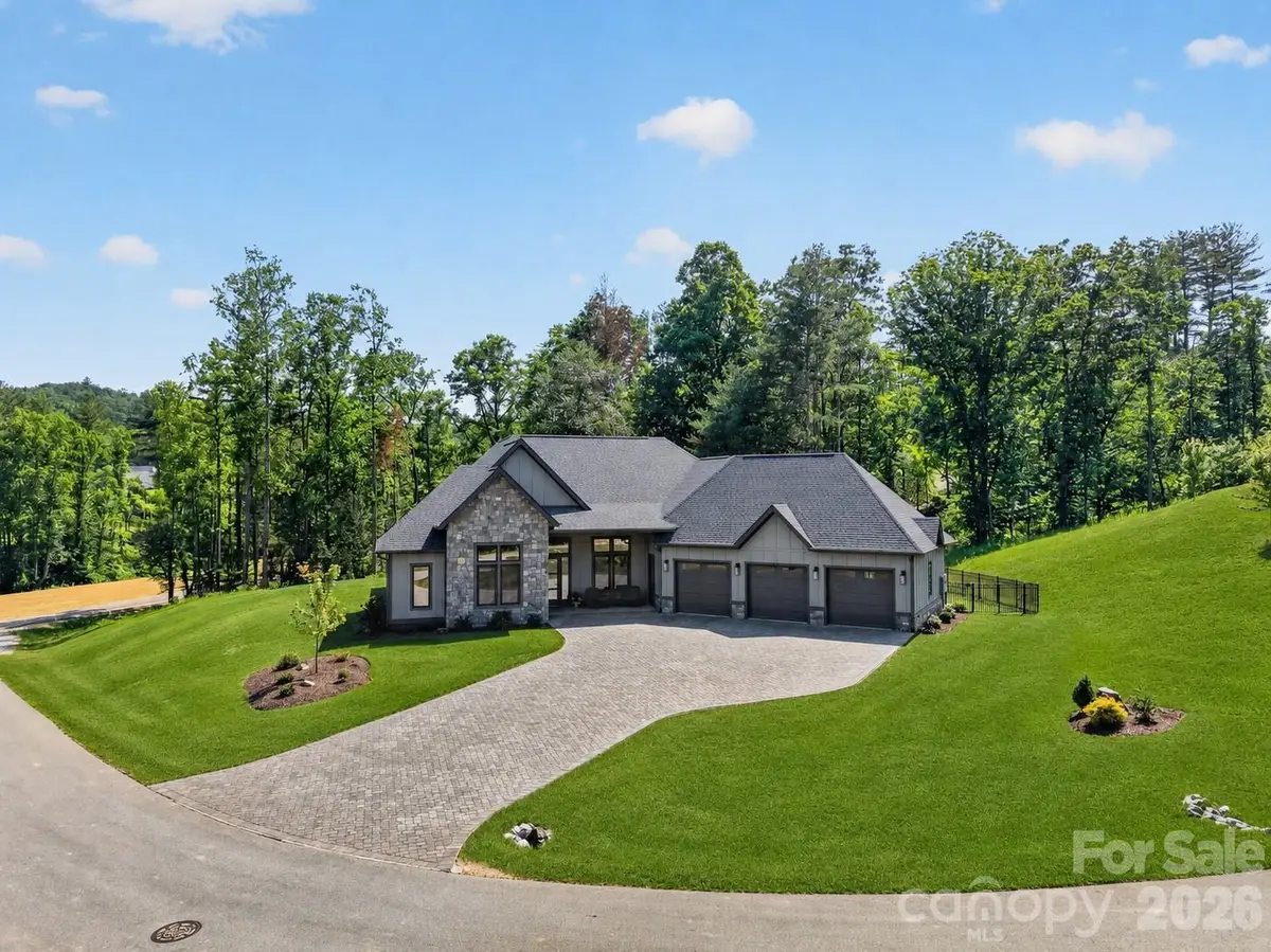 422 Ascension Valley, Horse Shoe, NC 28742 - #1