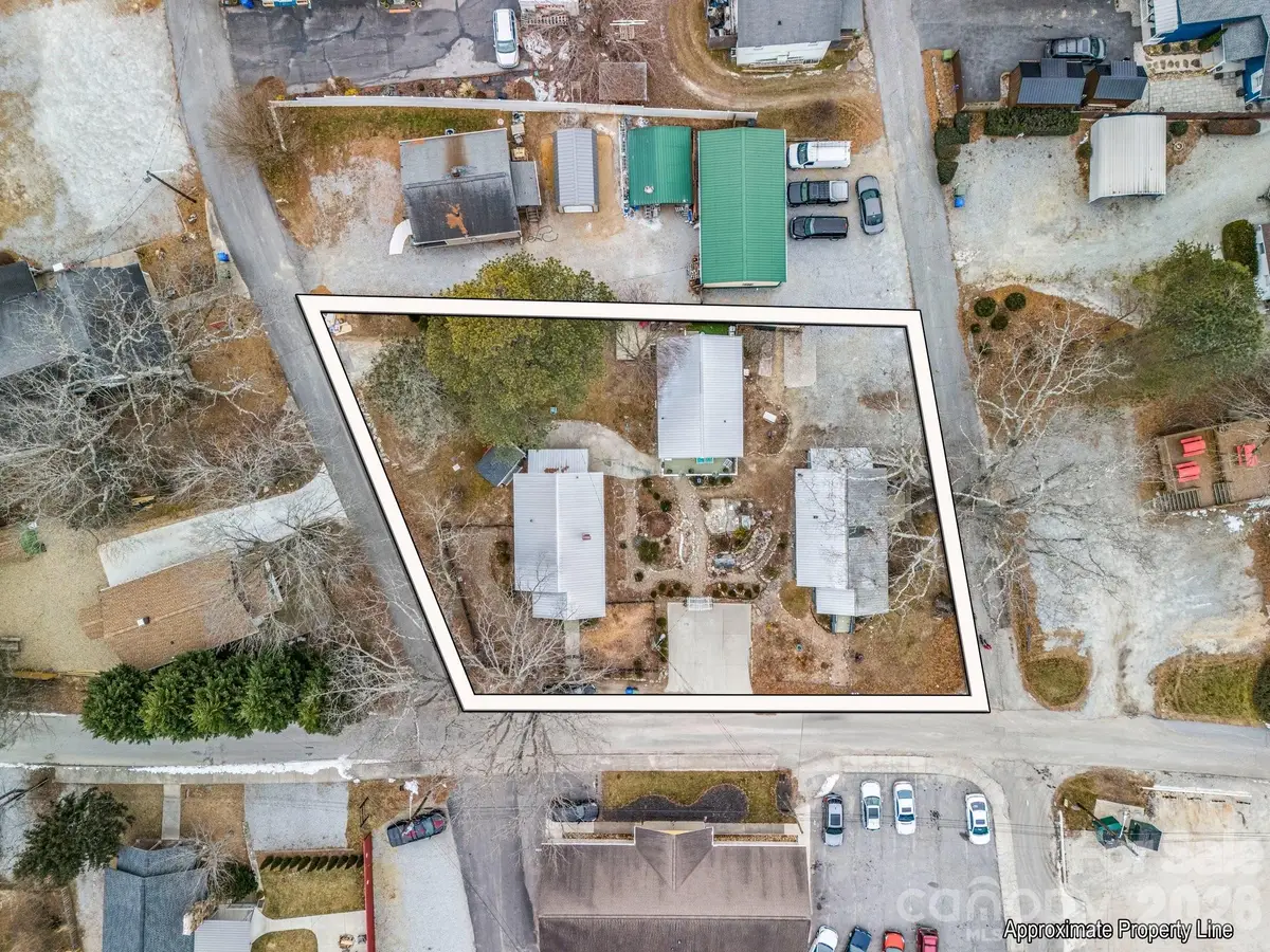 302 Davis Street, Hendersonville, NC 28739 - #1