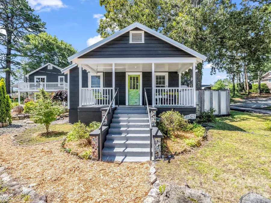 302 Davis Street, Hendersonville, NC 28739 - #2