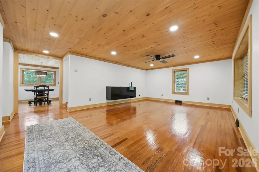 418 Arlington Circle Nw, Lenoir, NC 28645 - #2