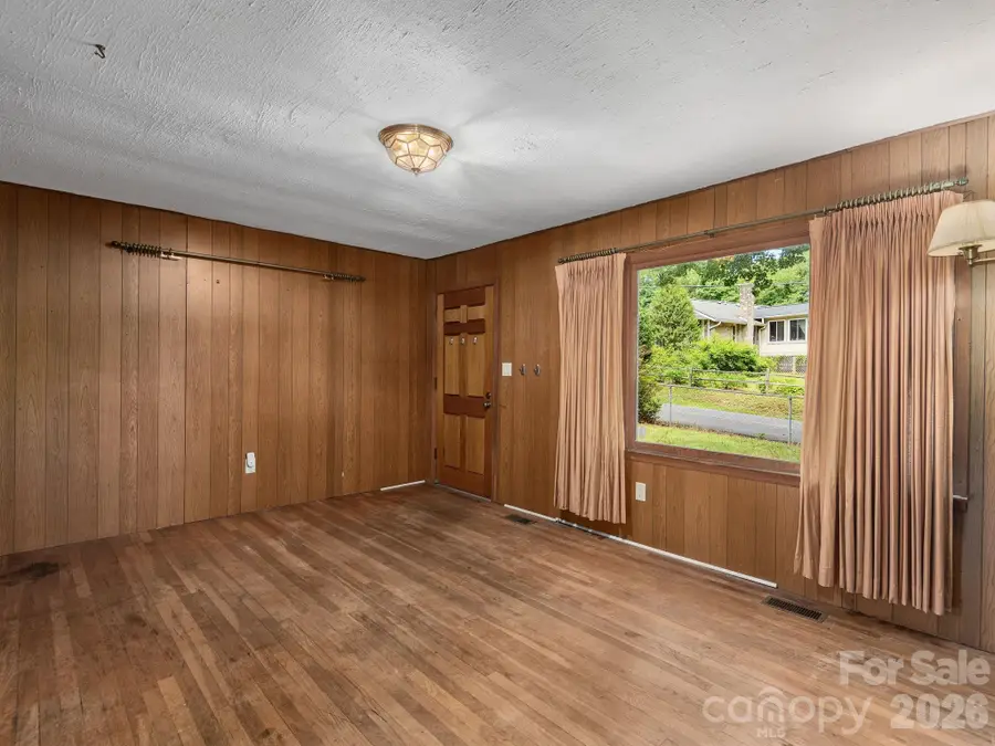 807 N Cherokee Avenue, Black Mountain, NC 28711 - #2