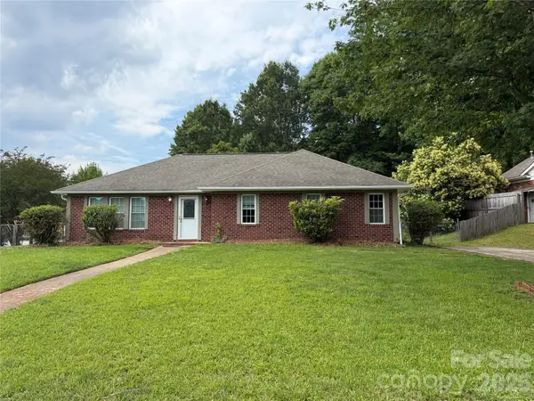 7101 Riding Trail Road, Charlotte, NC 28212