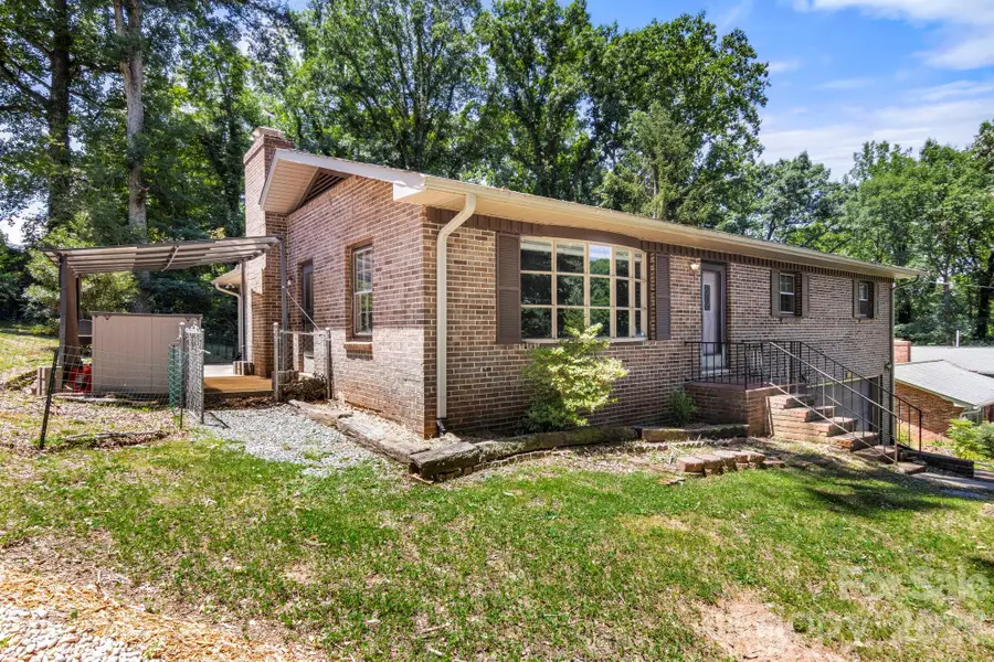 2951 7th Street Drive Ne, Hickory, NC 28601 - #2