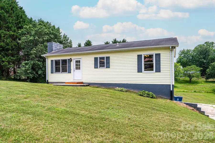 1697 Denver Court, Lenoir, NC 28645 - #2