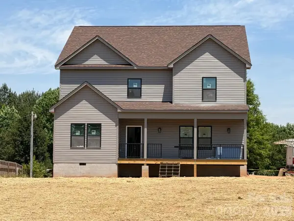 135 Elmwood Road, Statesville, NC 28625