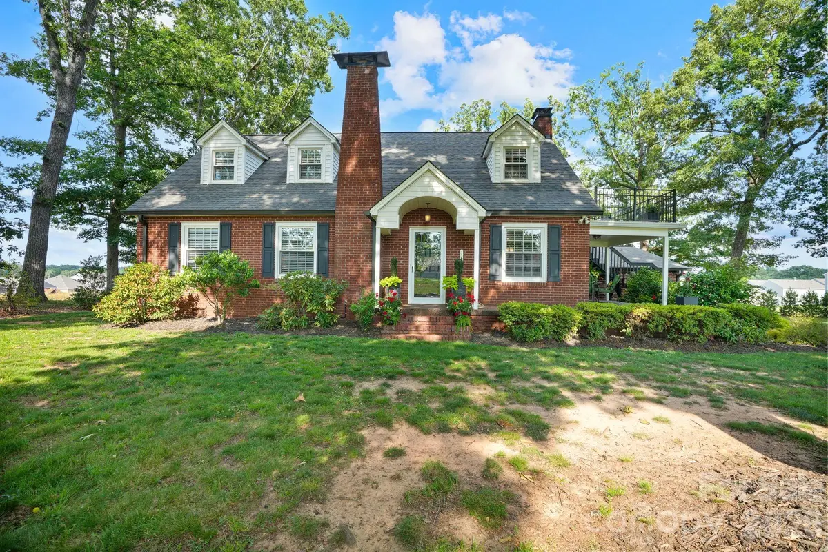 1520 5th Street Ne, Hickory, NC 28601 - #1