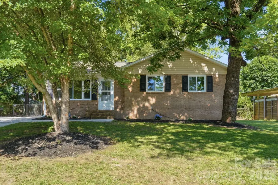 9828 Starwood Drive, Charlotte, NC 28215 - #3