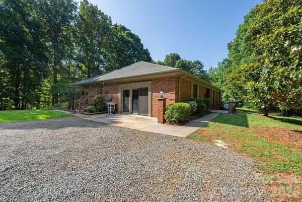 8418 Pine Hill Road, Charlotte, NC 28227