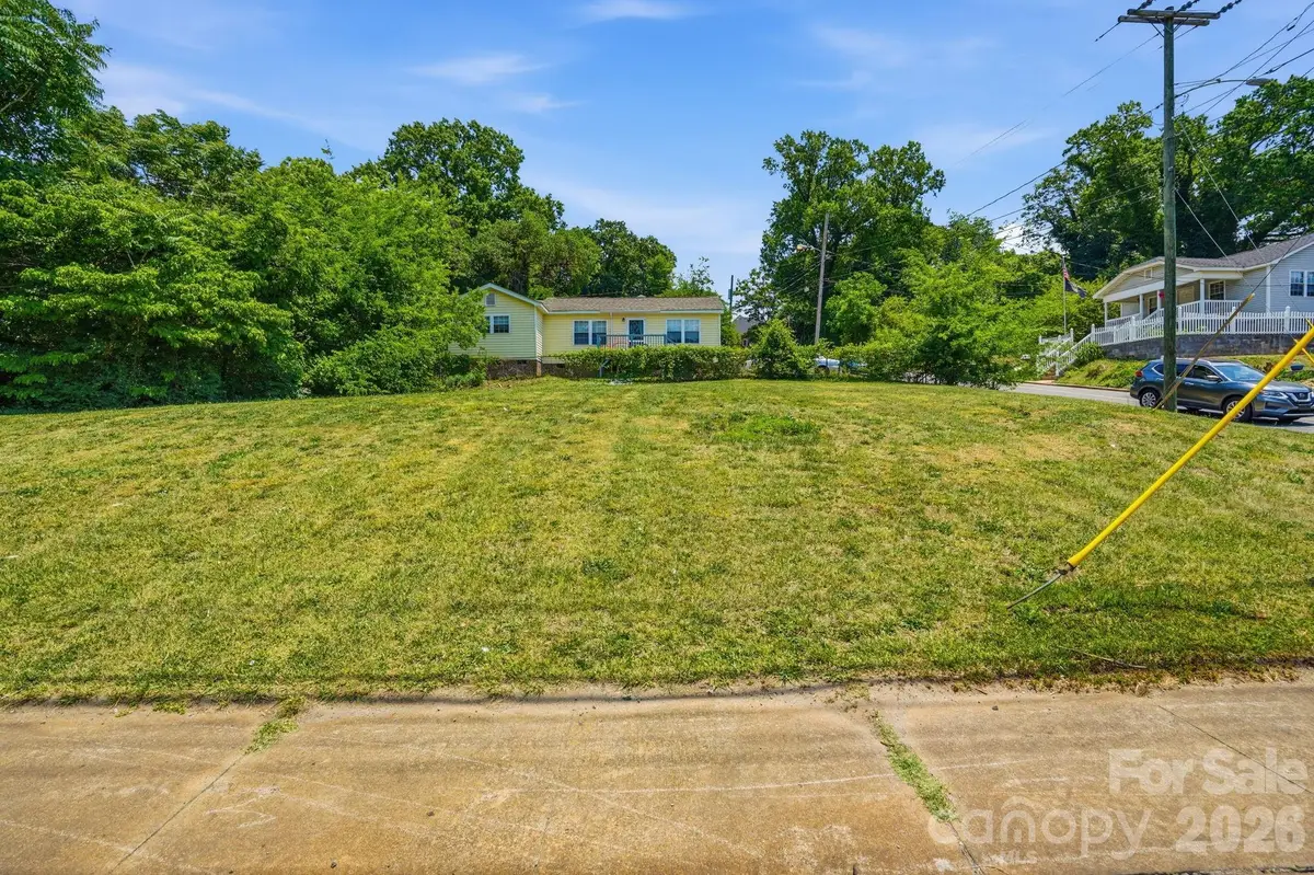 412 W Davidson Avenue, Gastonia, NC 28052 - #1