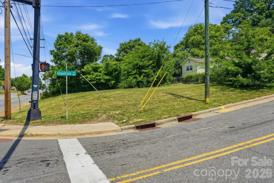 412 W Davidson Avenue, Gastonia, NC 28052 - #3