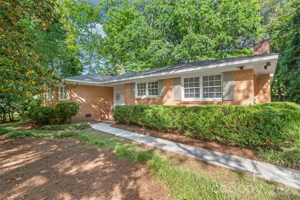1612 Redcoat Drive, Charlotte, NC 28211