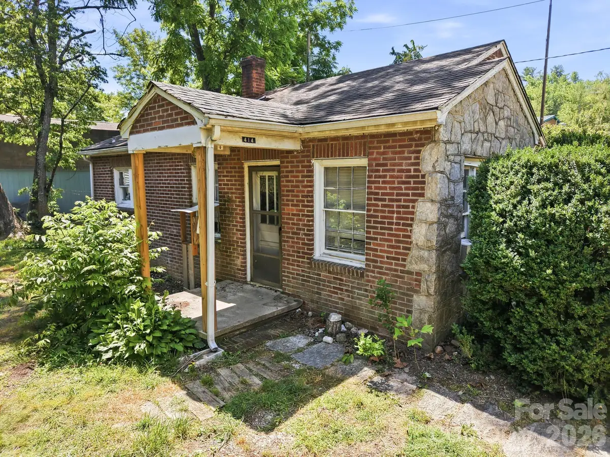 414 S Whitted Street, Hendersonville, NC 28739 - #1
