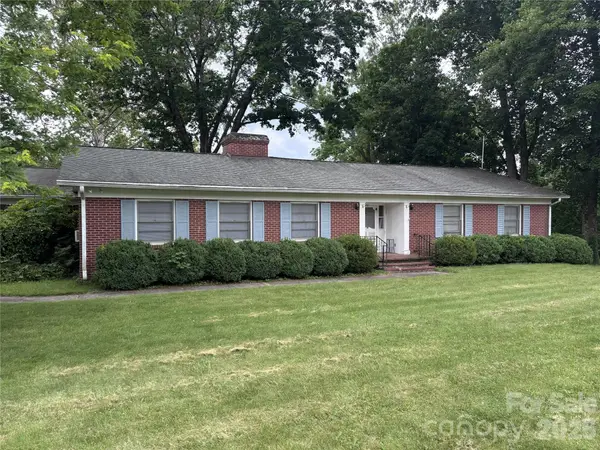 625 Vance Street, Waynesville, NC 28786