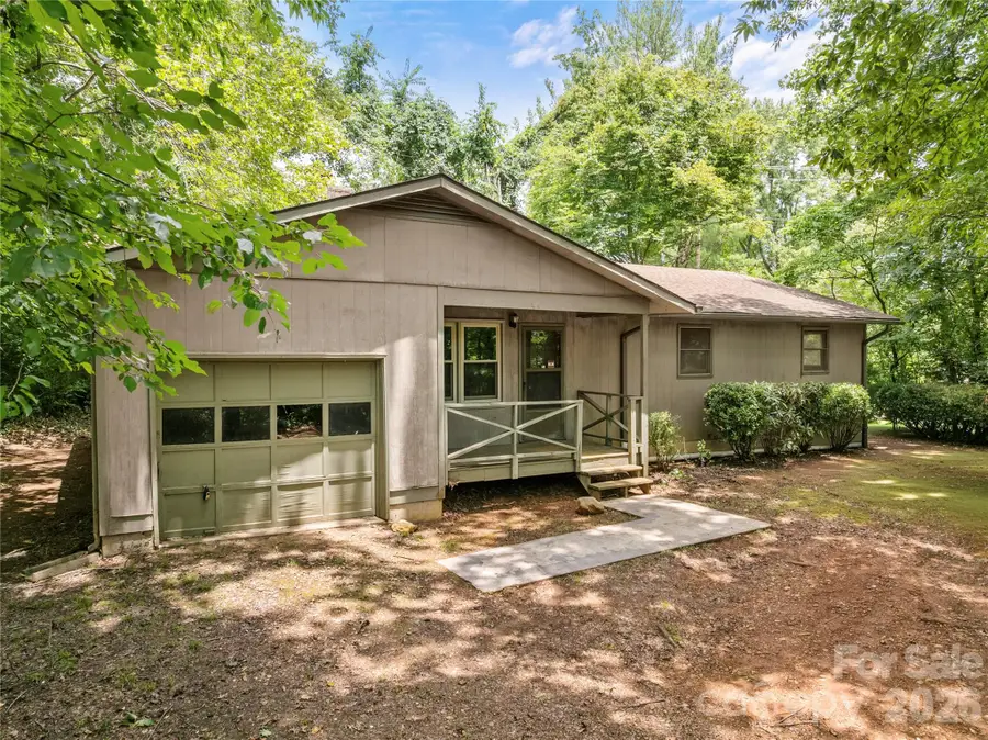100 Stonewall Avenue, Swannanoa, NC 28778 - #3