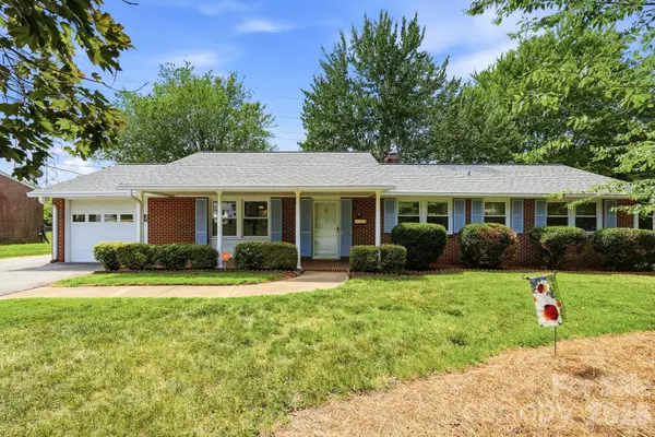 112 Queensbury Road, Winston Salem, NC 27104