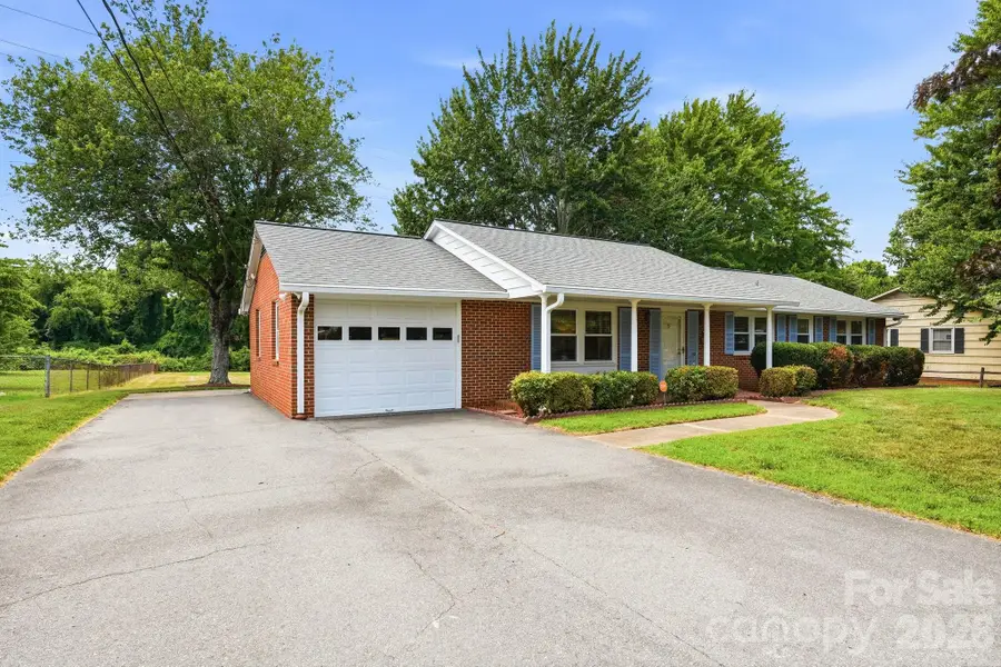 112 Queensbury Road, Winston Salem, NC 27104 - #2
