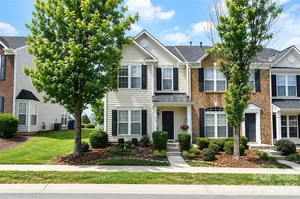 4913 Sunburst Lane, Charlotte, NC 28213