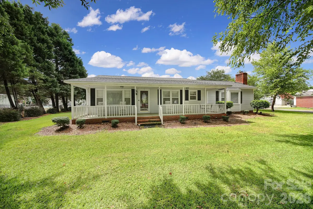 215 W Stevens Street, Kershaw, SC 29067 - #1