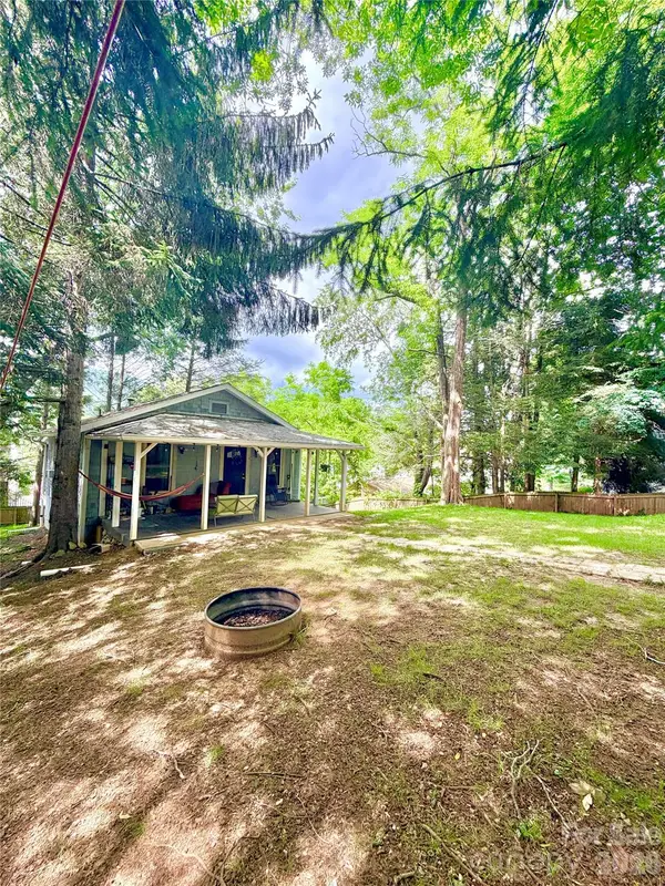 14 Border Street, Black Mountain, NC 28711
