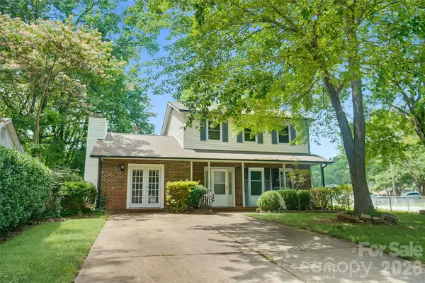900 Highland Mist Lane, Charlotte, NC 28215
