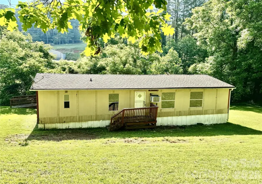 8 White Oak Drive, Leicester, NC 28748 - #3