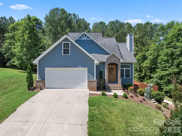 7015 Waterfront Place, Granite Falls, NC 28630