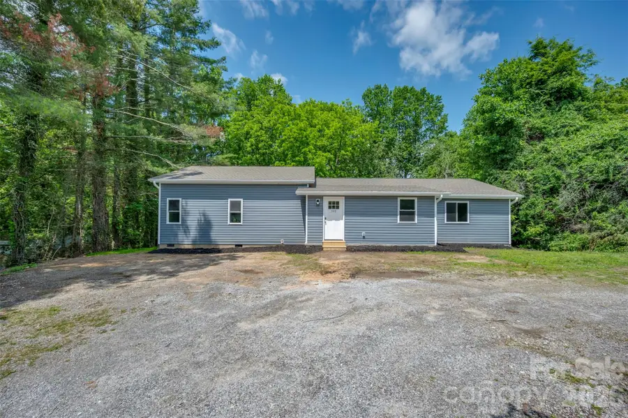 323 Stepp Avenue, Hendersonville, NC 28739 - #2